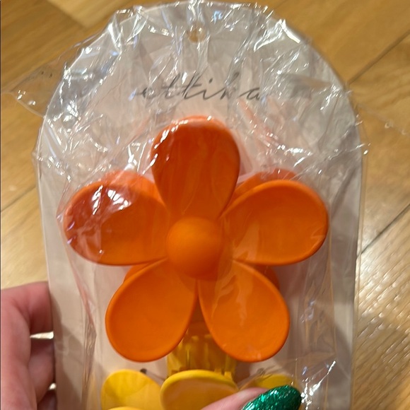 Flower Hair Clips - Orange and Yellow - Picture 2 of 2